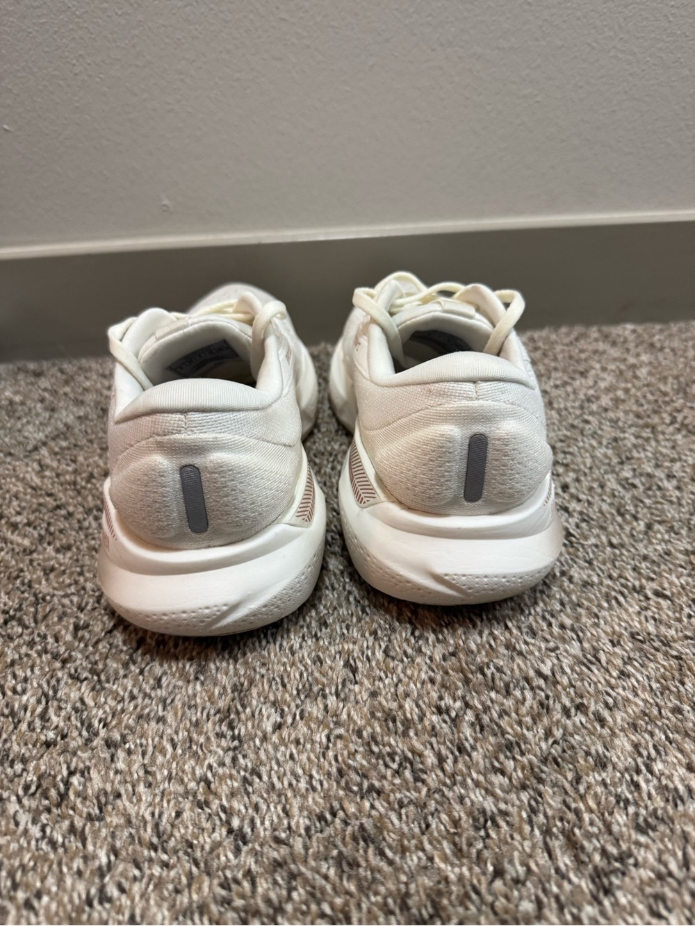 Brooks Adrenaline Womens Neutral Running Shoes - Cream/Pale Pink - Picture 3 of 3